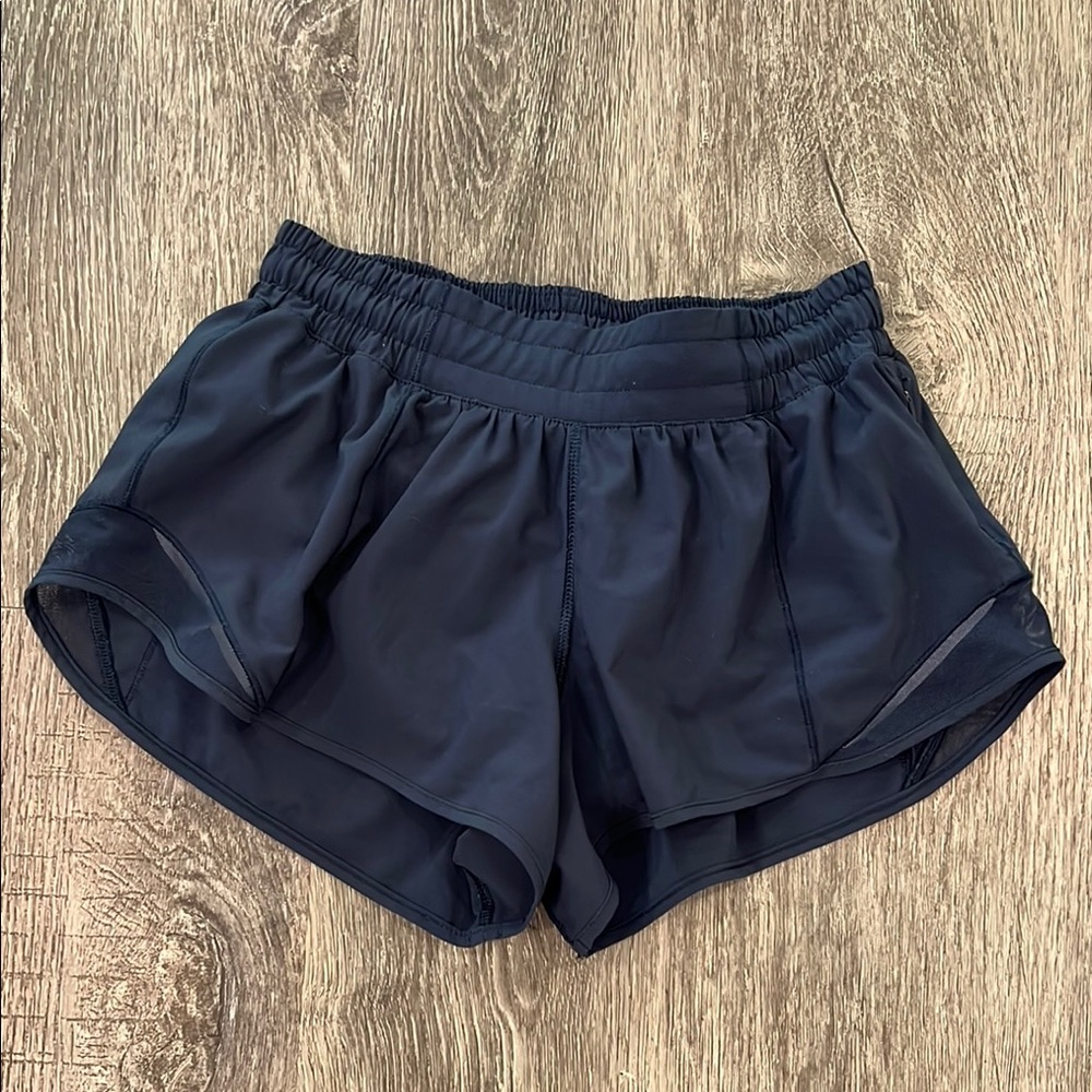 Lululemon Hotty Hot Low-Rise 2.5”